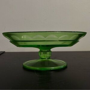 Green Uranium Banana Split Glass Pedestal Dish